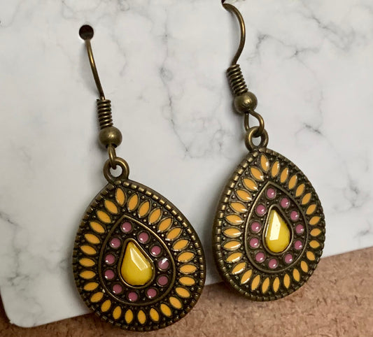 Emily Rose Drop Earriy